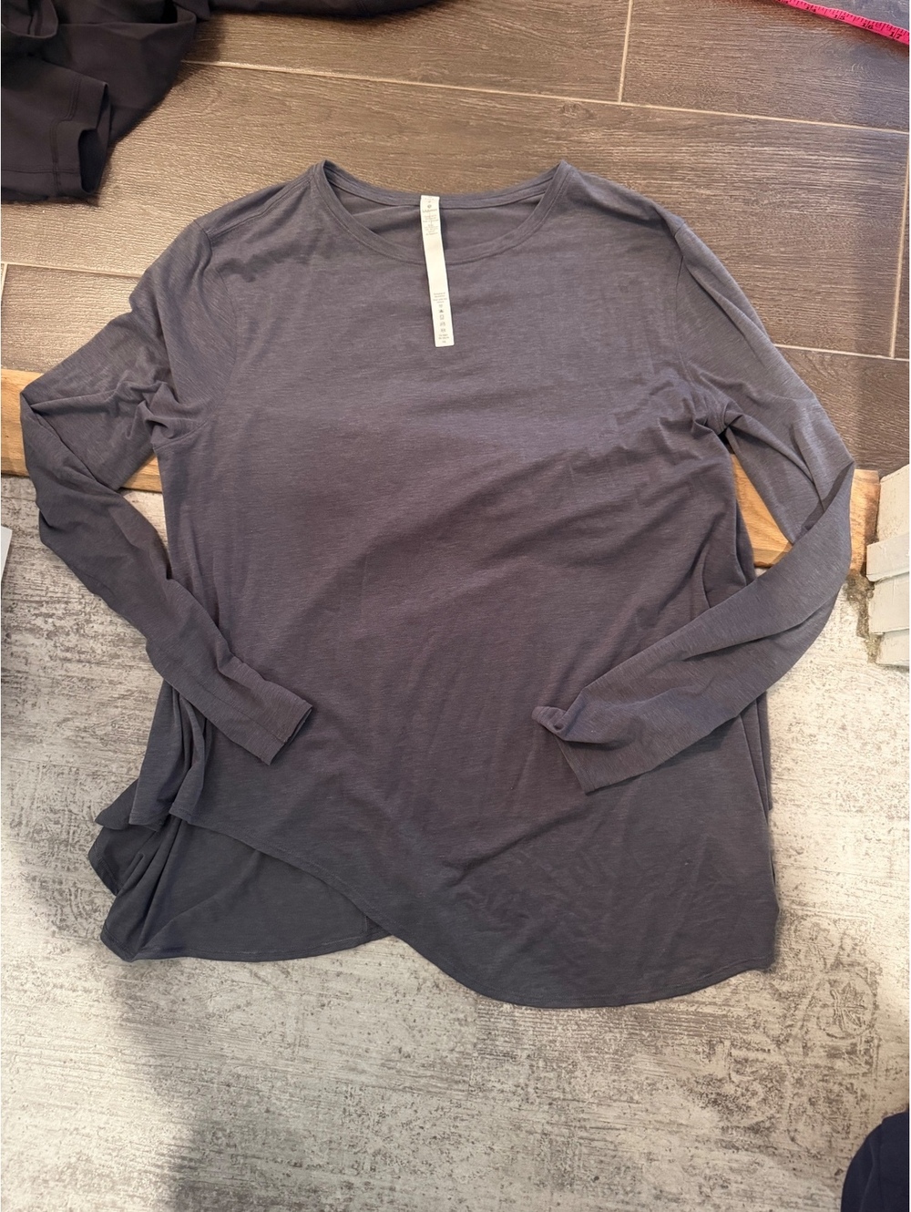 NWOT Lululemon Sweetest day asymmetrical hem long sleeve gray titanium shirt 8